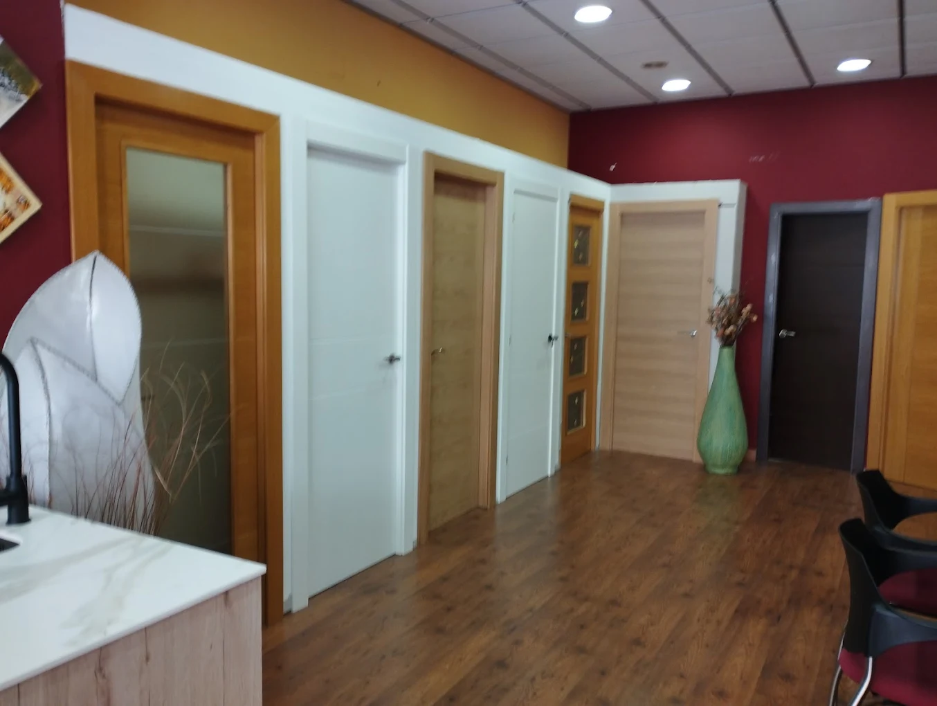 Armarios y carpintería interior Puertas Menéndez